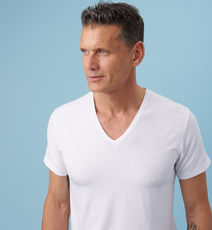 V-neck men's t-shirt in natural fabric
