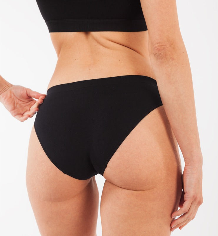 Seamless Nuvola briefs in natural fabric